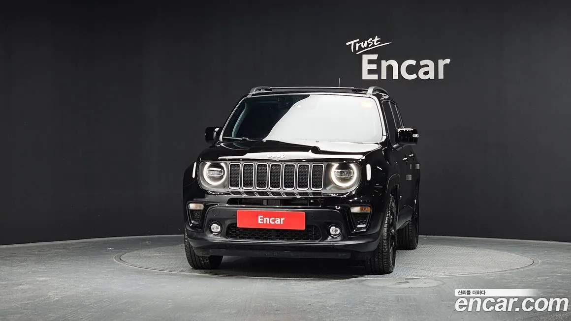 Jeep Renegade — фото 3