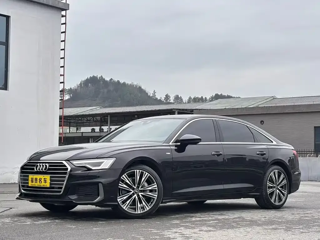 Audi A6L — фото 1