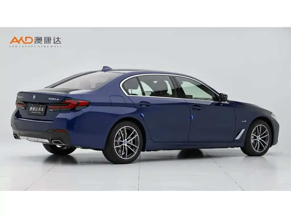 BMW 5 Series New Energy — фото 2