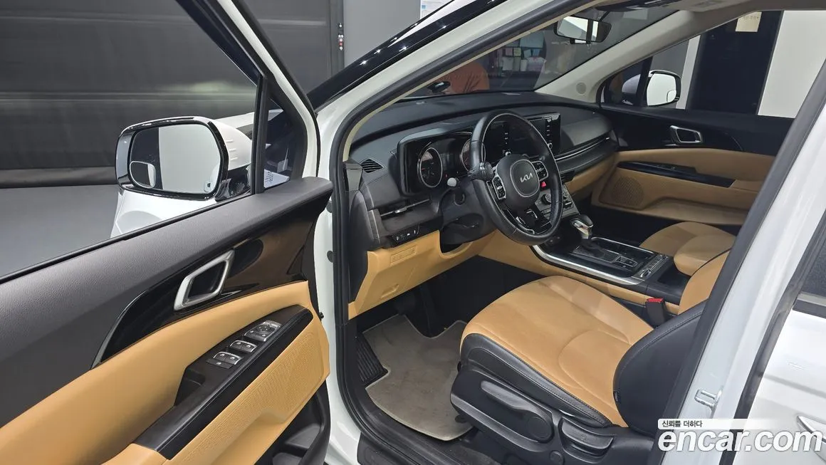 Kia Carnival — фото 10