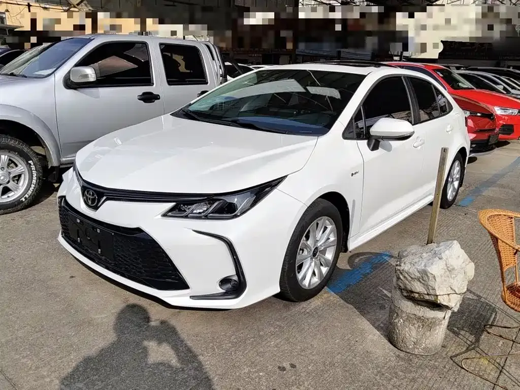 Toyota Corolla — фото 1