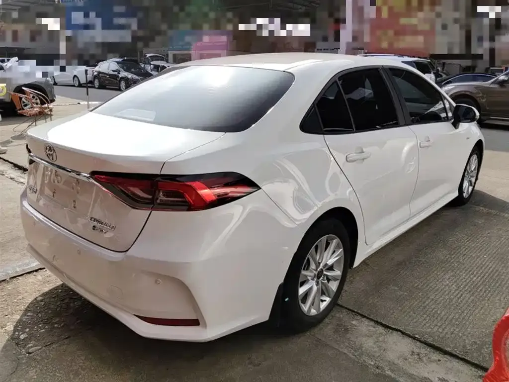 Toyota Corolla — фото 2