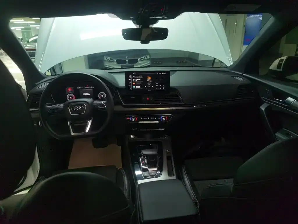 Audi Q5L Sportback — фото 10