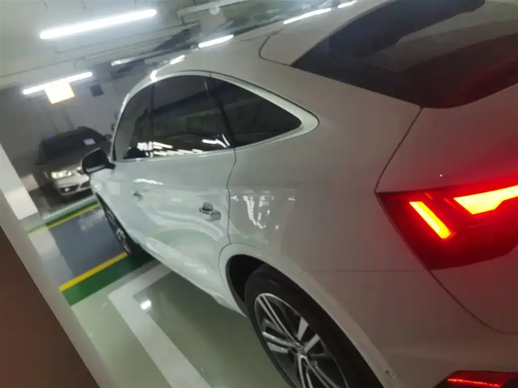 Audi Q5L Sportback — фото 3
