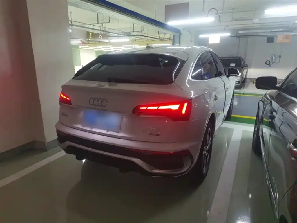 Audi Q5L Sportback — фото 7