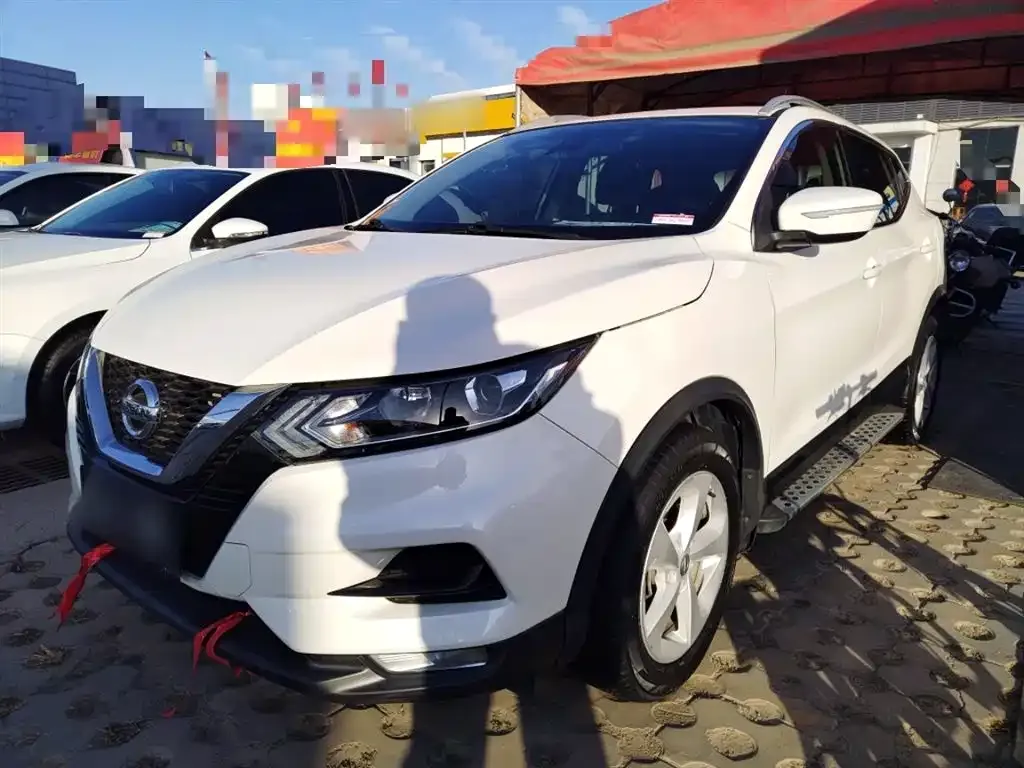 Nissan Qashqai — фото 1