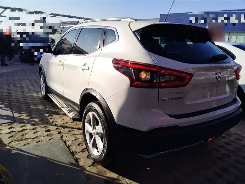 Nissan Qashqai — фото 5
