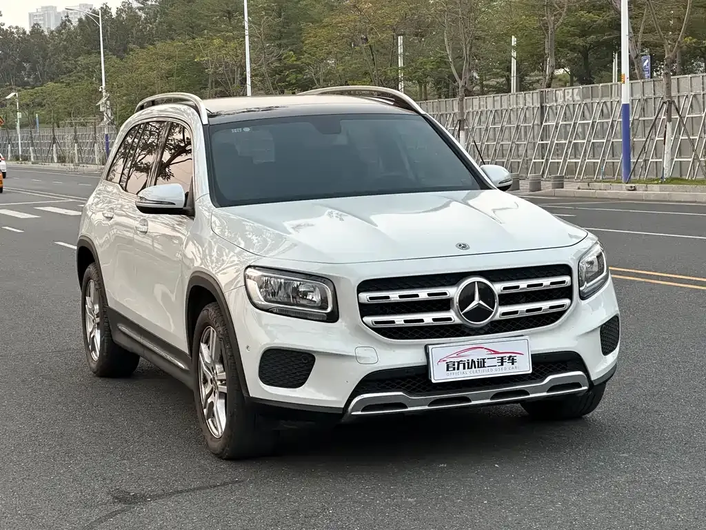 Mercedes-Benz GLB — фото 10