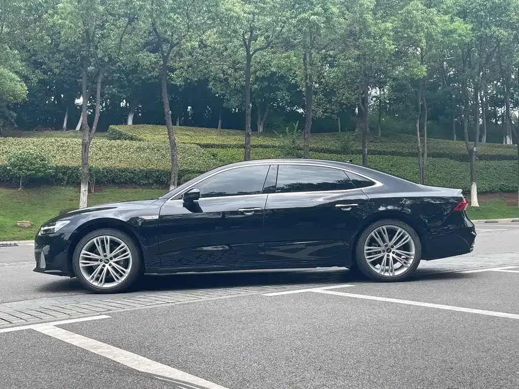 Audi A7L — фото 10