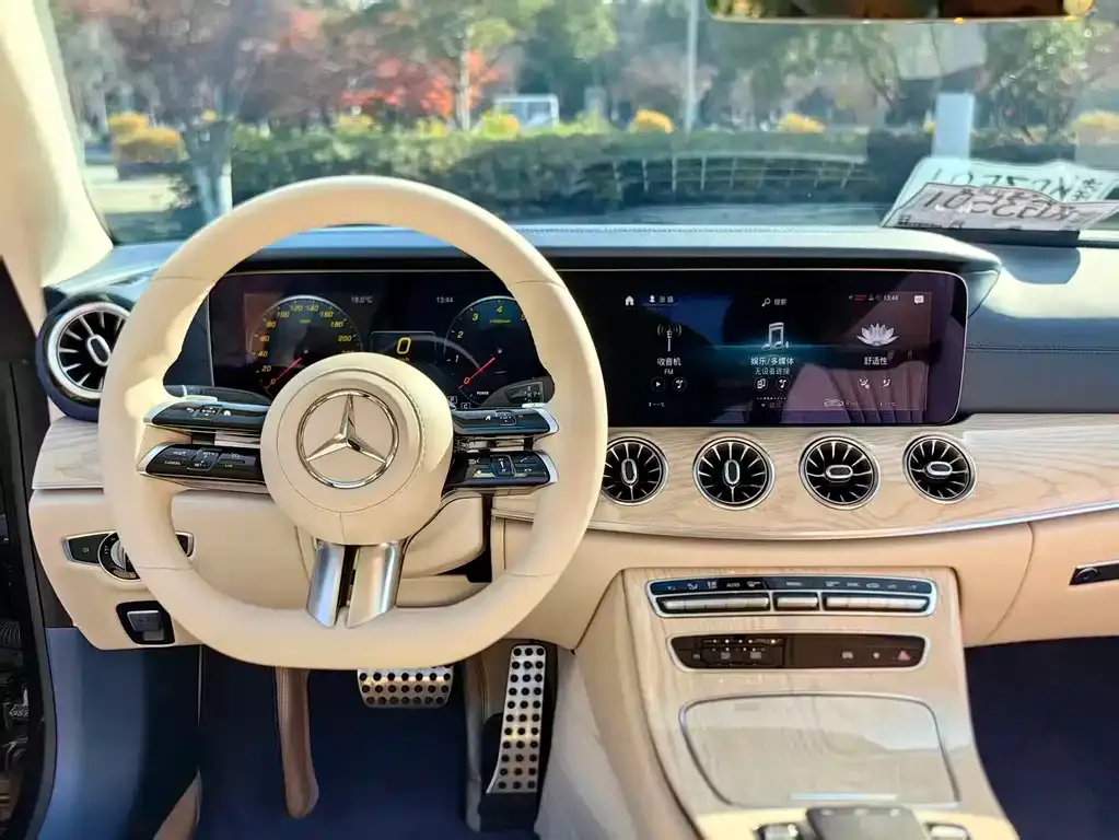 Mercedes-Benz E-Class (Import) — фото 7
