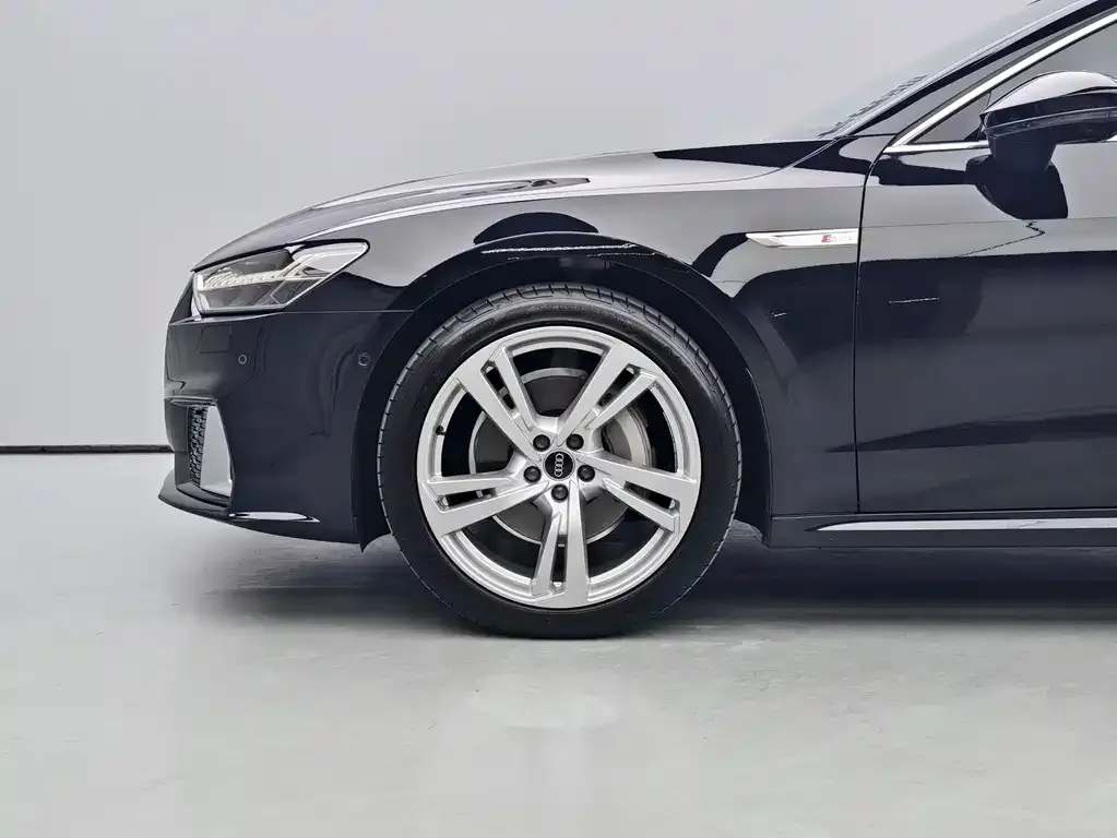 Audi A7L — фото 5