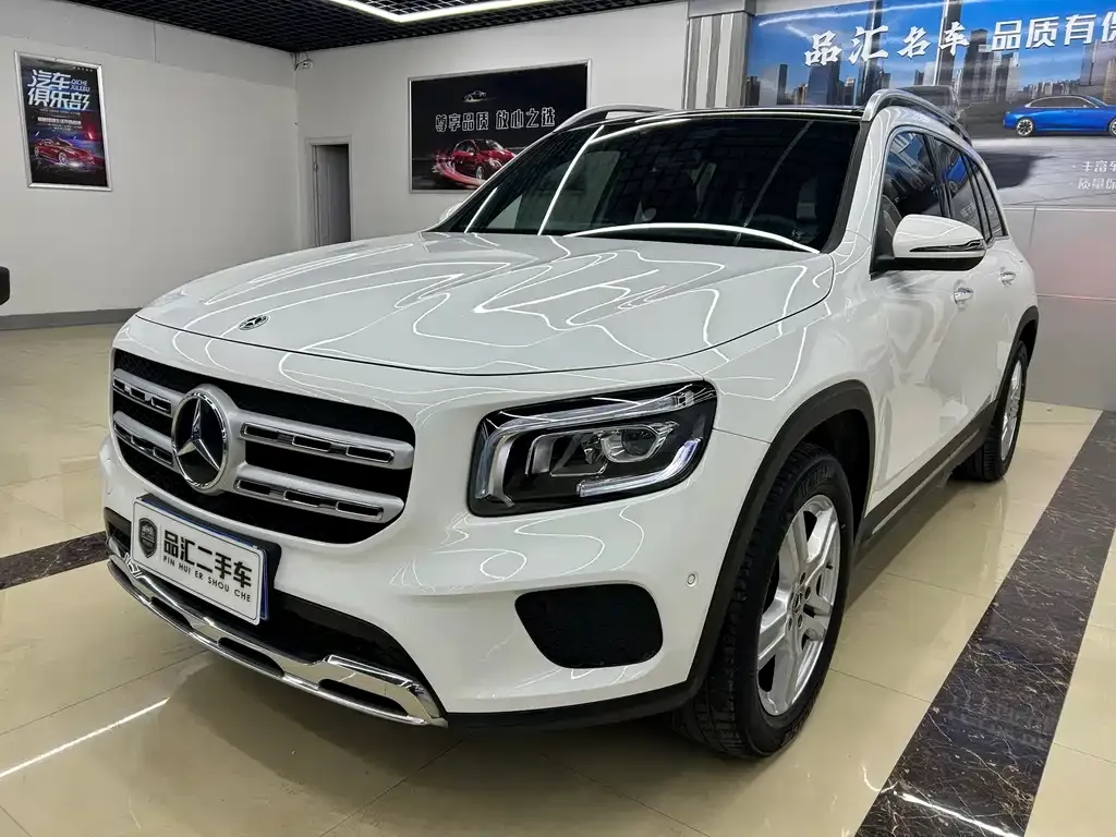 Mercedes-Benz GLB — фото 1