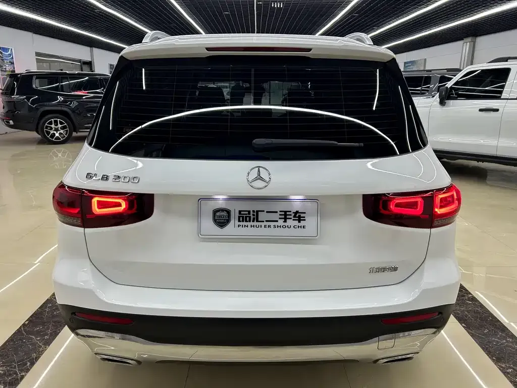 Mercedes-Benz GLB — фото 2