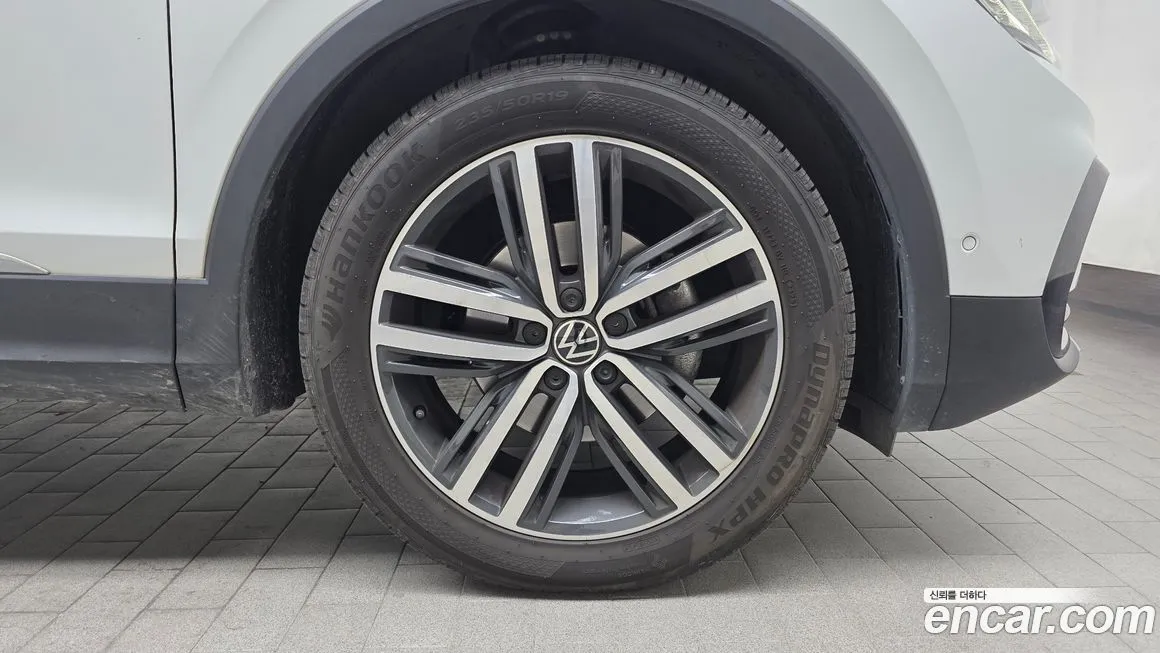 Volkswagen Tiguan — фото 6