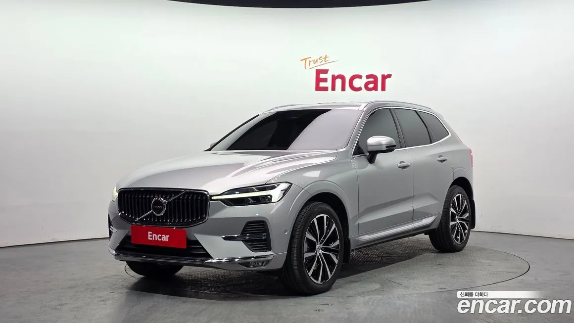 Volvo XC60 — фото 1