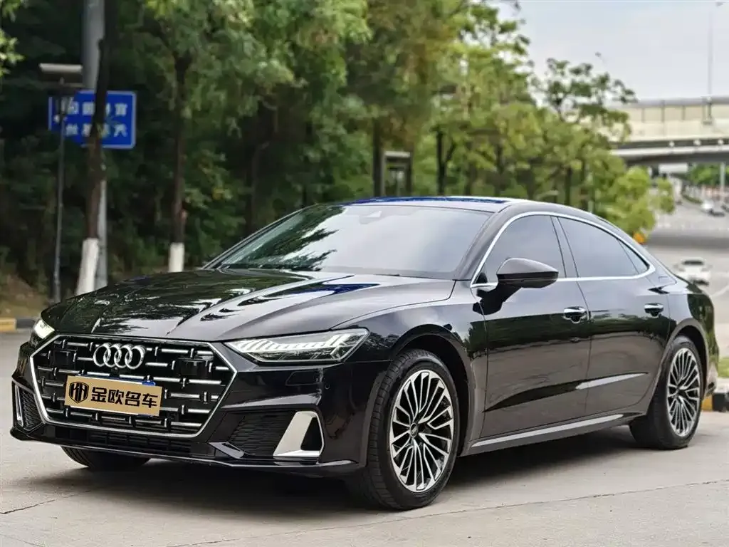 Audi A7L — фото 1