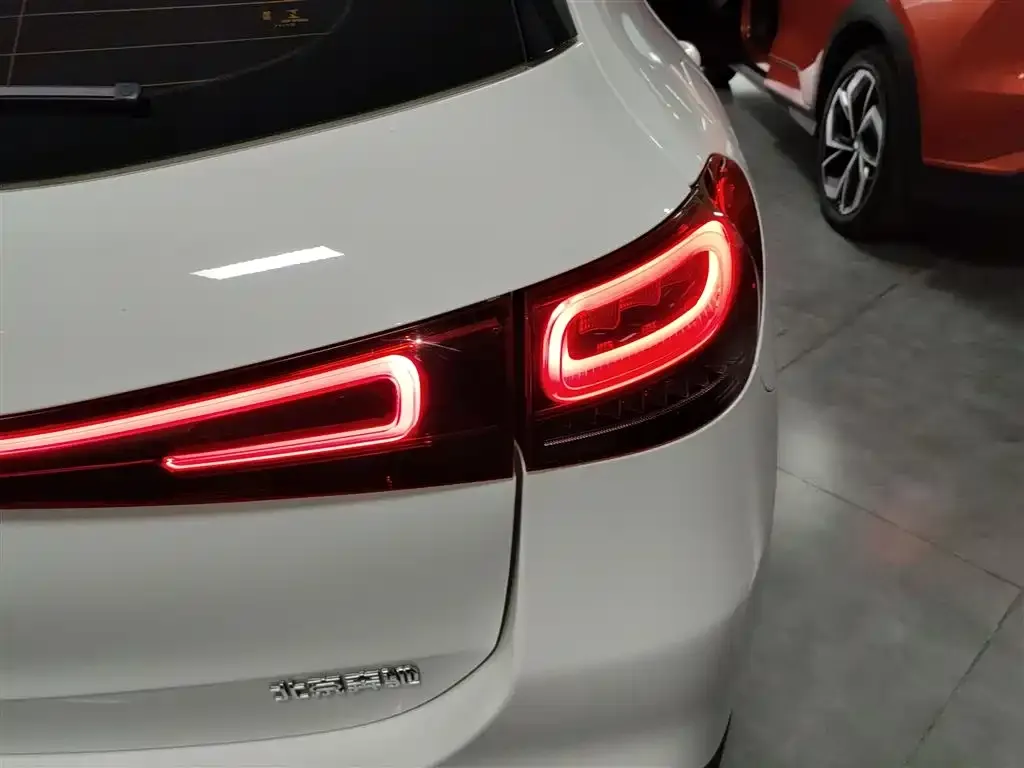 Mercedes-Benz EQA — фото 8