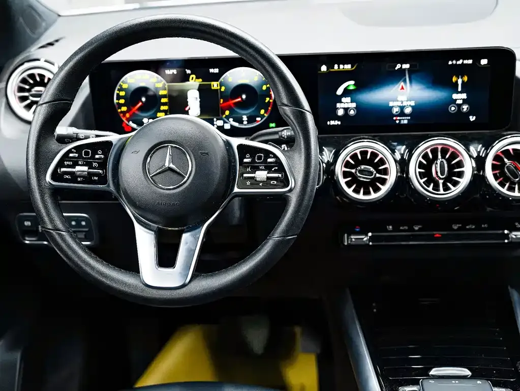 Mercedes-Benz GLA — фото 7