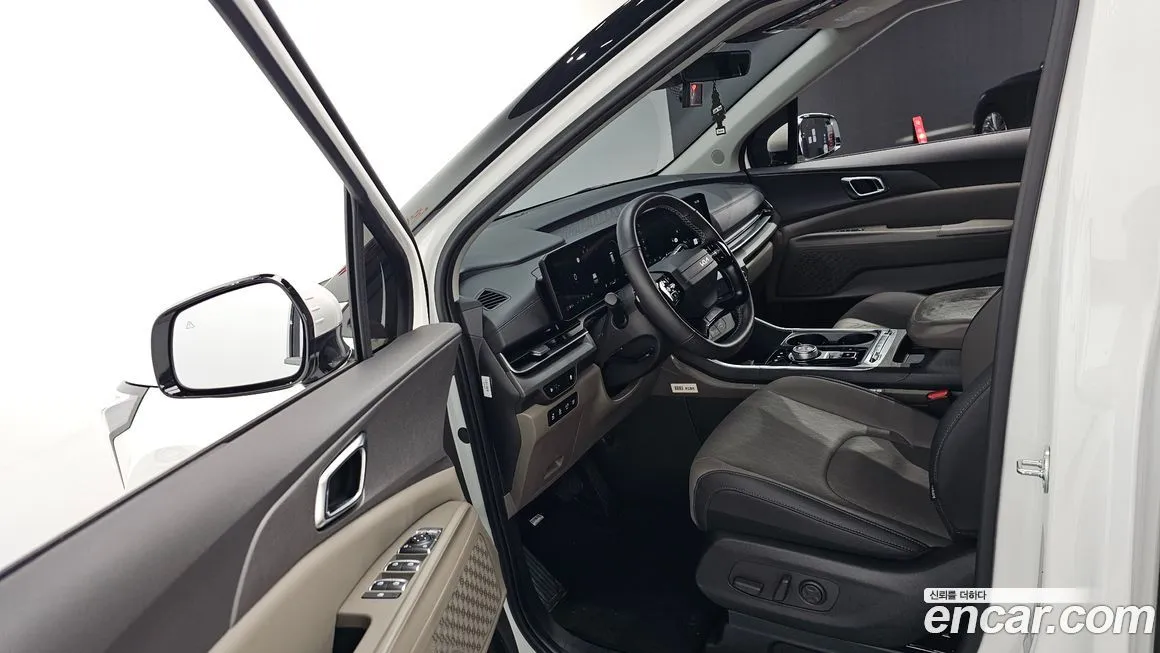Kia Carnival — фото 10