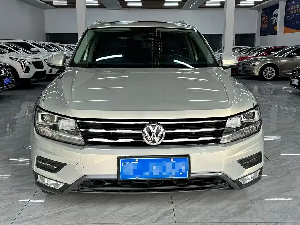 Volkswagen Tiguan L — фото 2