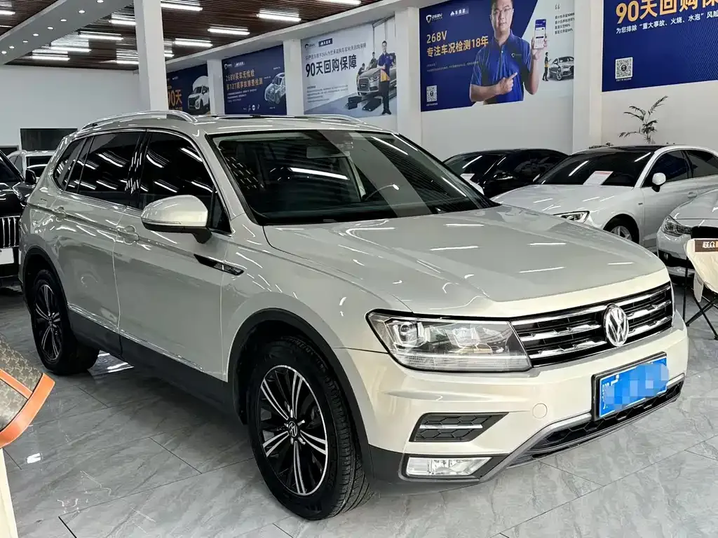 Volkswagen Tiguan L — фото 5