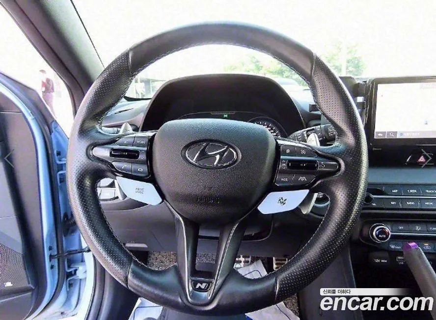 Hyundai Veloster — фото 3