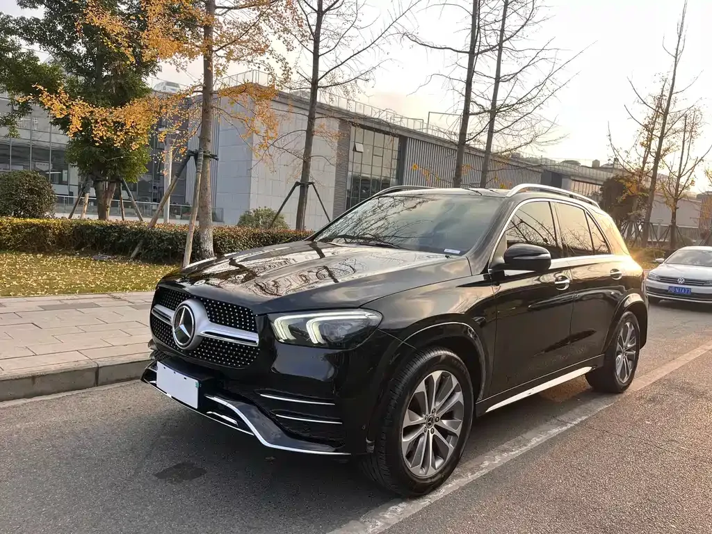 Mercedes-Benz GLE — фото 1