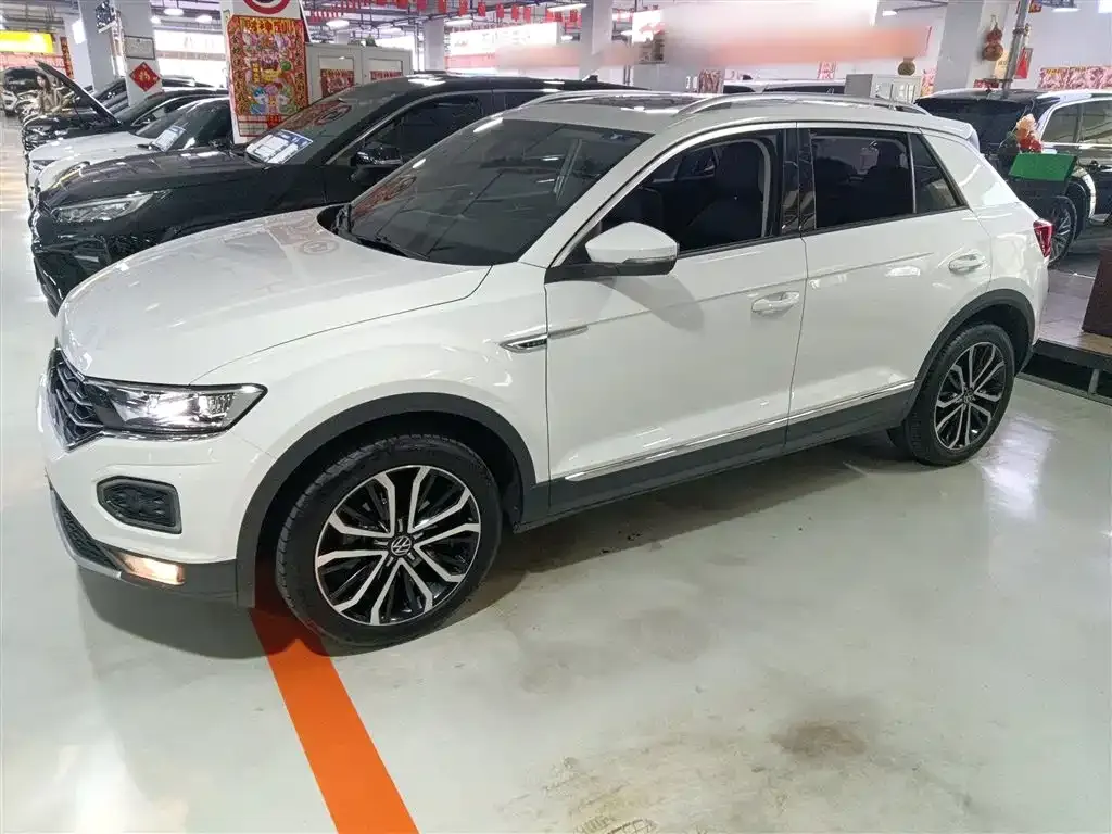 Volkswagen T-Roc — фото 5