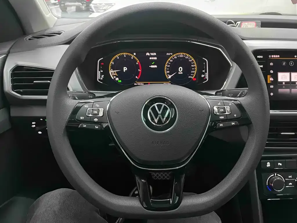 Volkswagen T-Cross — фото 7