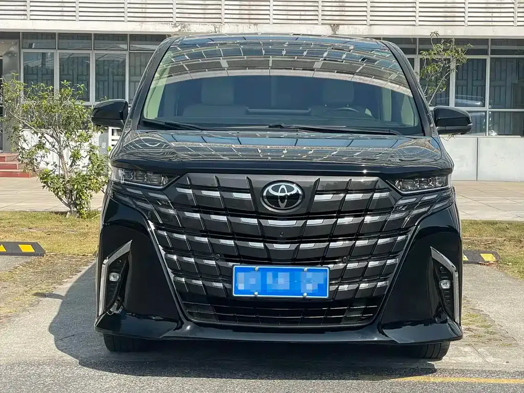 Toyota Alphard — фото 3