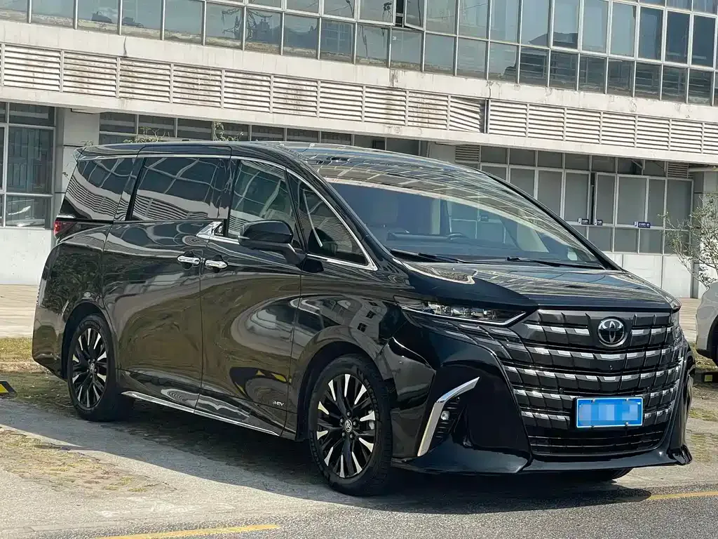 Toyota Alphard — фото 10