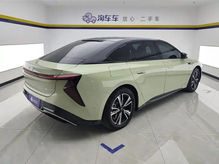Hongqi EH7 — фото 5