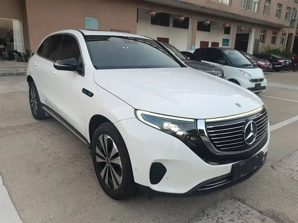 Mercedes-Benz EQC — фото 10