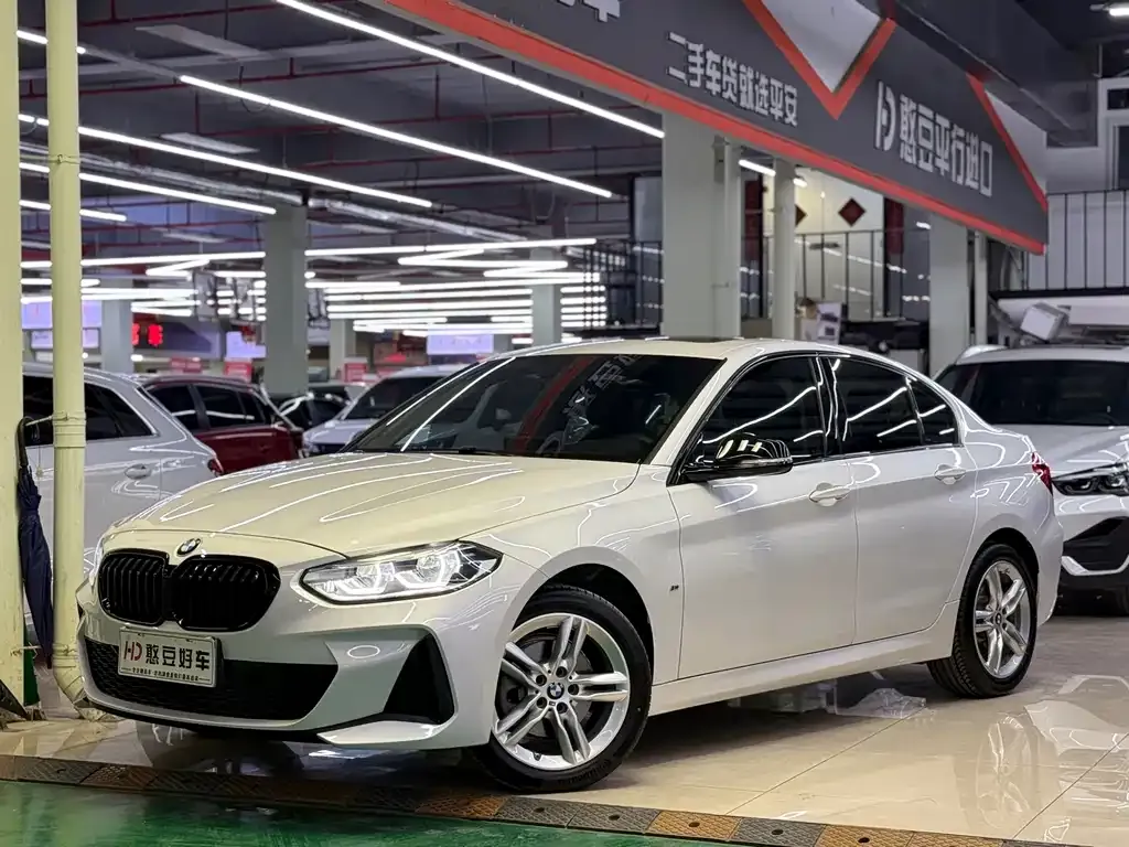 BMW 1 Series — фото 1