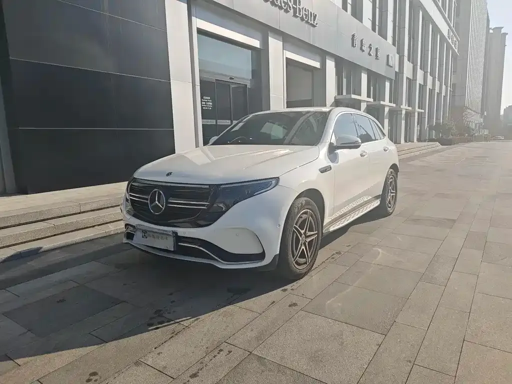 Mercedes-Benz EQC — фото 1