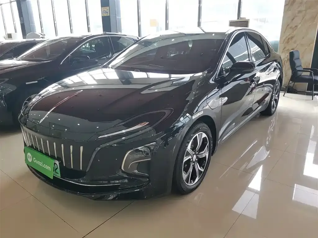 Hongqi E-QM5 — фото 1