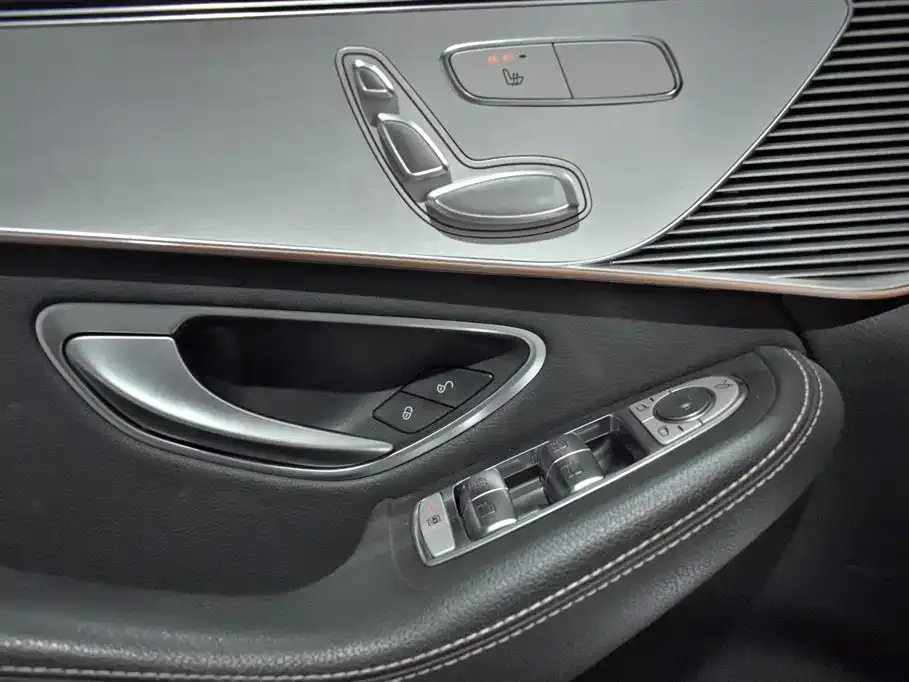 Mercedes-Benz EQC — фото 2
