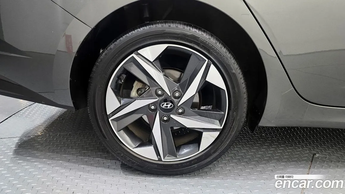 Hyundai AVANTE — фото 4