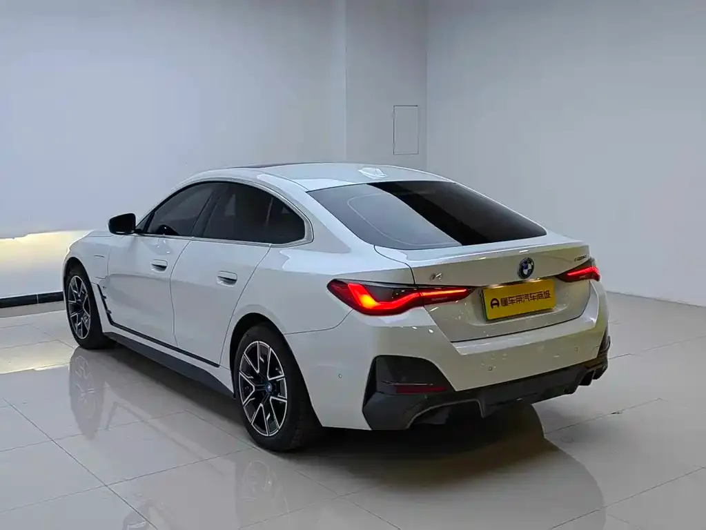 BMW i4 — фото 2