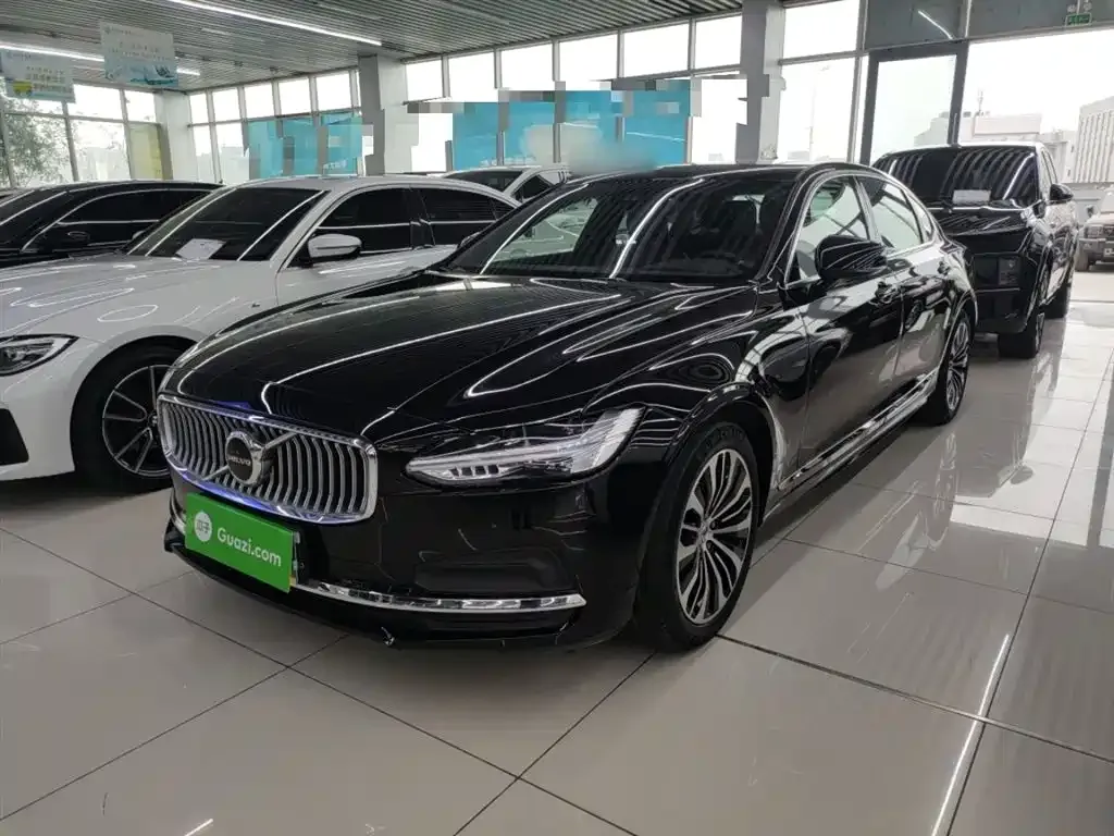 Volvo S90 — фото 1