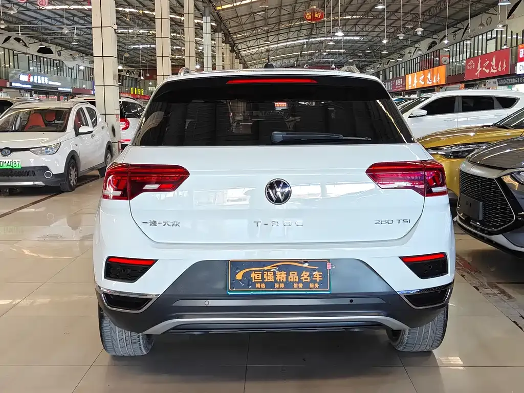 Volkswagen T-Roc — фото 2