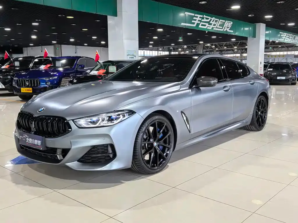 BMW 8 Series — фото 1