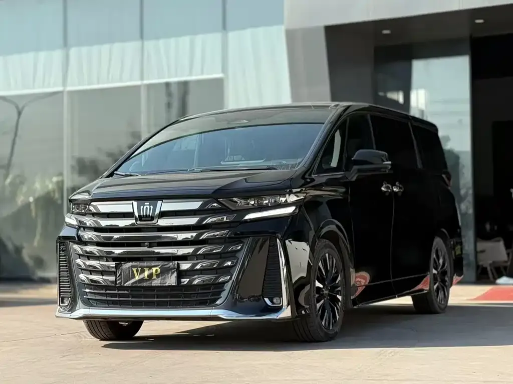 Toyota Vellfire — фото 1