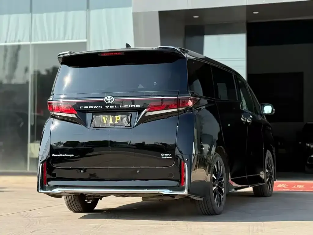 Toyota Vellfire — фото 7