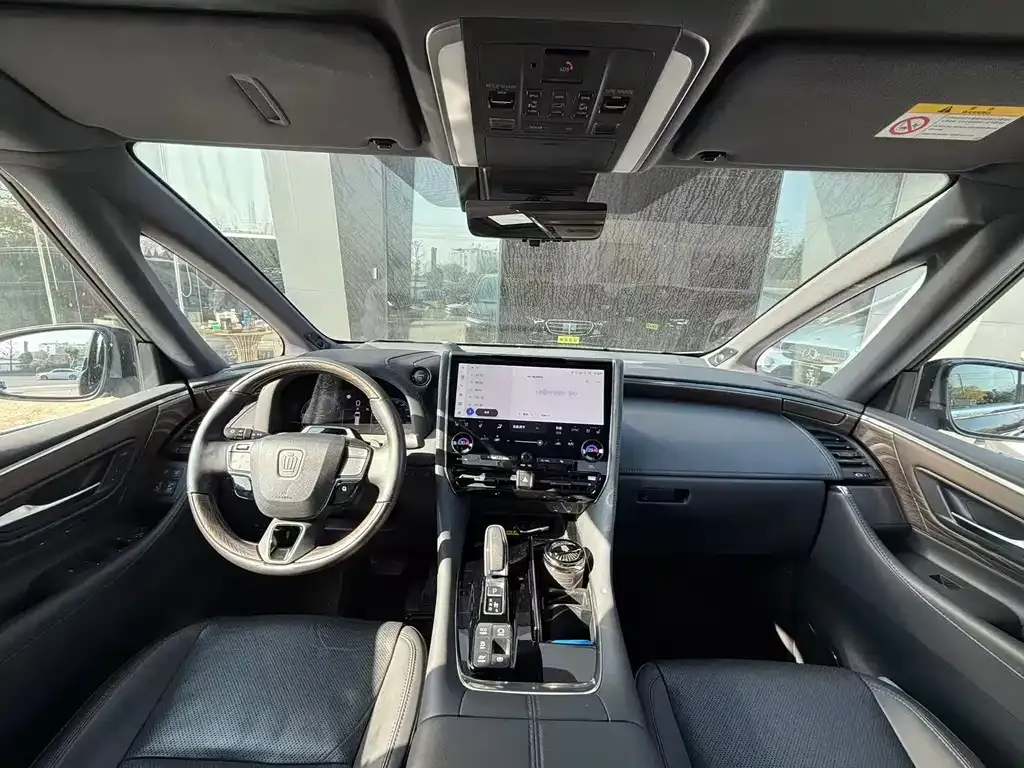 Toyota Vellfire — фото 8
