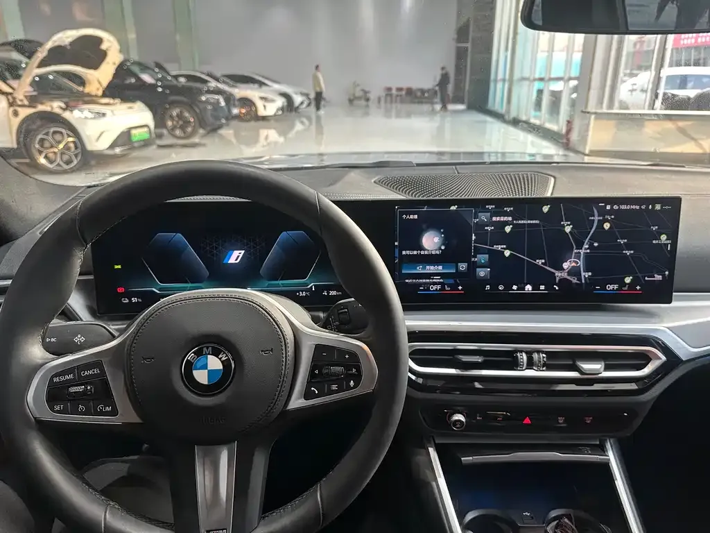 BMW i4 — фото 9