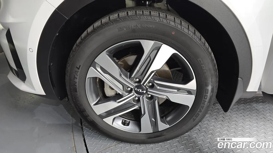 Kia Sorento — фото 8