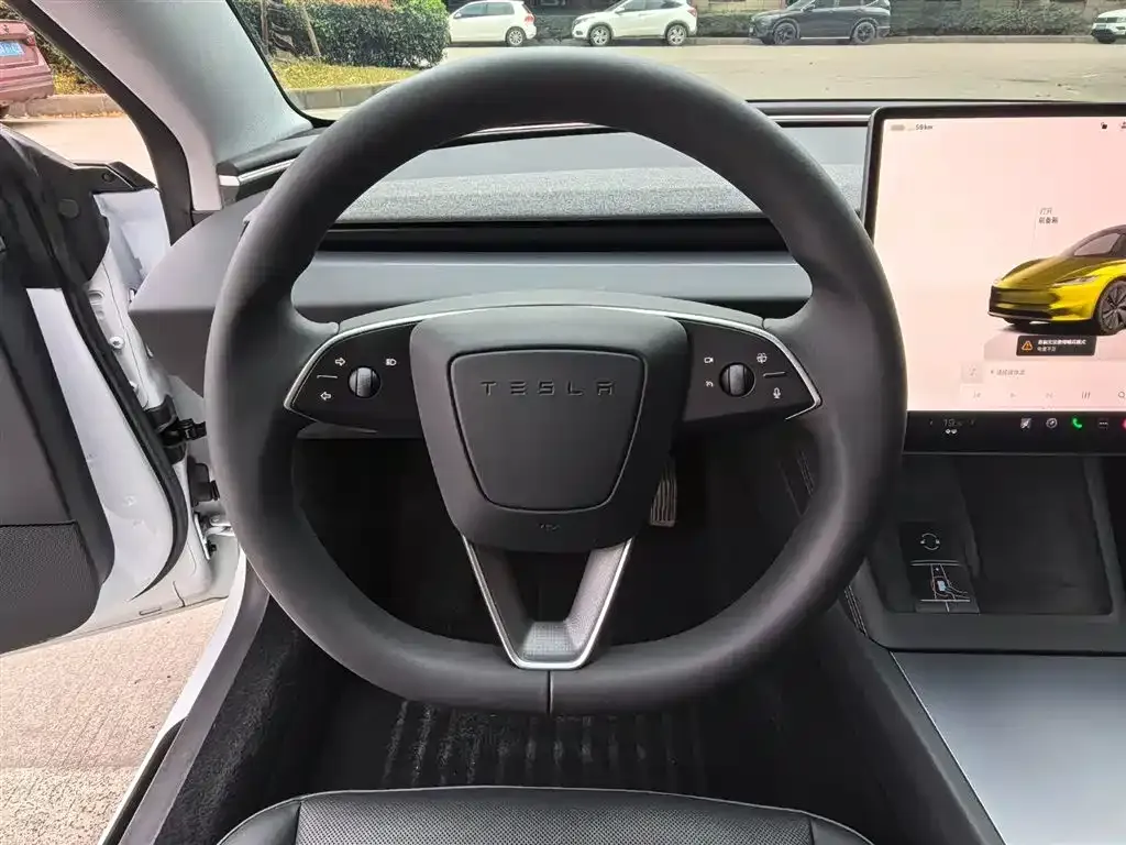 Tesla Model 3 — фото 6