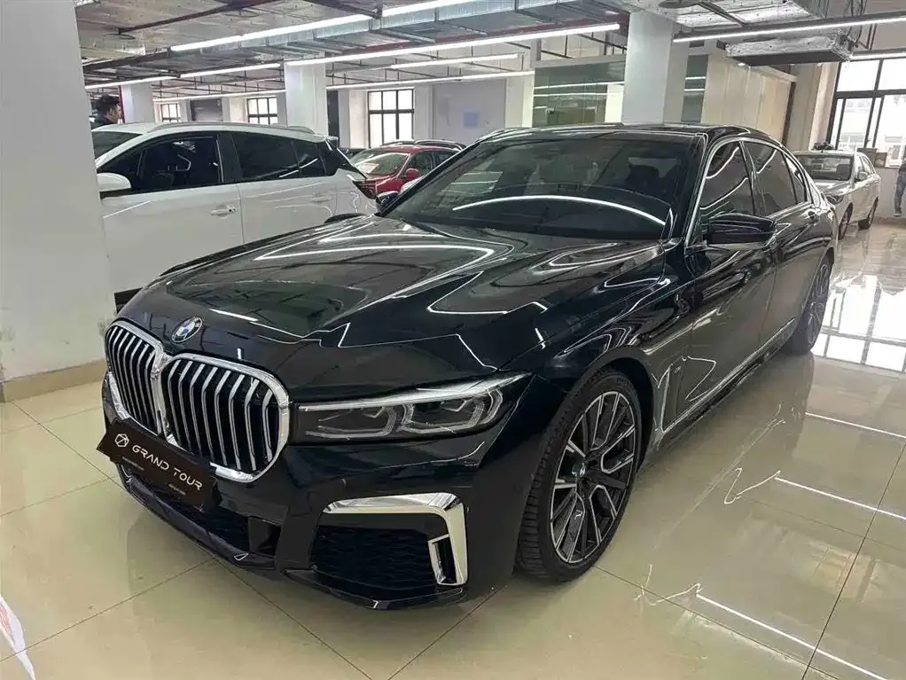 BMW 7 Series — фото 1