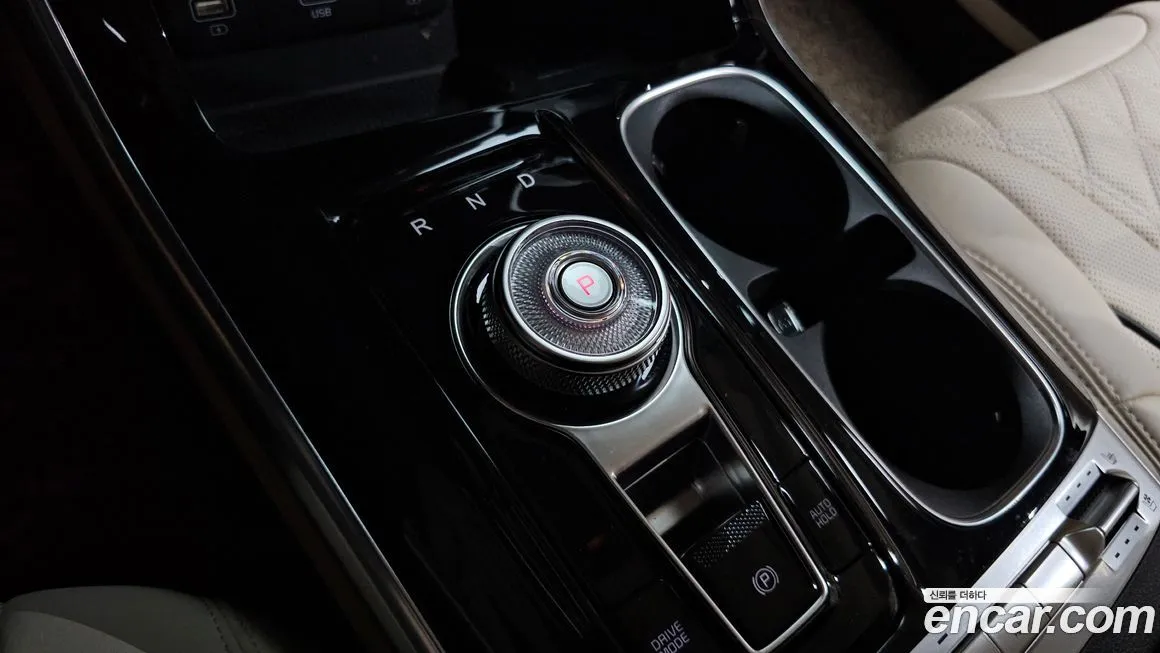 Kia Carnival — фото 10